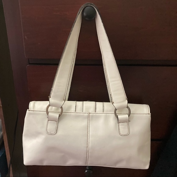 A beautiful NWT white leather shoulder bag. - Picture 2 of 10
